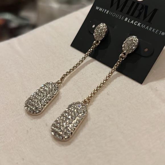 NWTStunning&SparklinWhiteHouseBlackMarket Diamonds like&GoldPlatedChainEarrings. - Picture 2 of 7